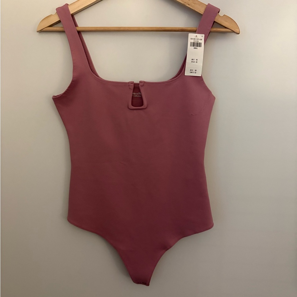 NWT Women’s Abercrombie & Fitch Pink Square Neck Bodysuit Size Small